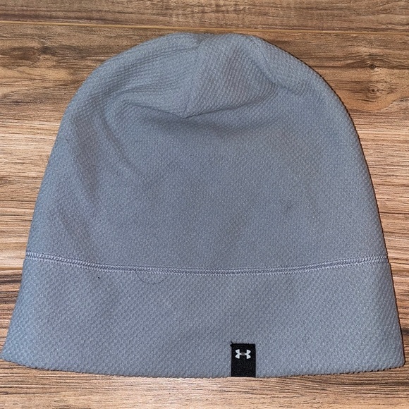 Under Armour Accessories - under armour plush beanie